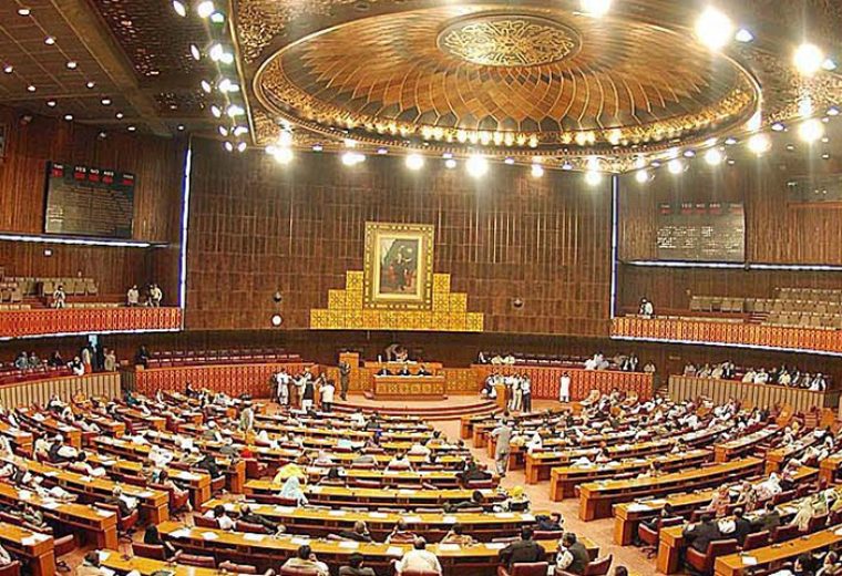 Pakistan’s Climate Budget Cuts Raise Alarm as Environmental Risks Intensify