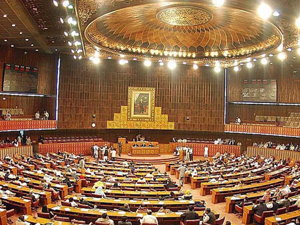 Pakistan’s Climate Budget Cuts Raise Alarm as Environmental Risks Intensify